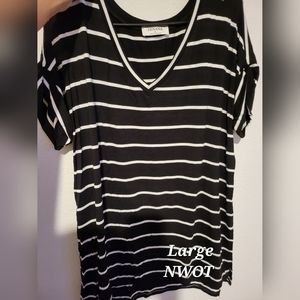 Cute and comfy basic tee size large